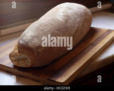 Bloomer Laib aus der berühmten Bäckerei in Xanthogenate Dorf, Korfu, Griechenland Stockfoto