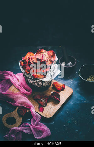 Rote Bete-Chips Stockfoto