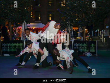 London, UK. 8. Dezember 2016. "Kunst für die Liebe" Weihnachtsfest der Michael Jackson Tribute-Tanzshow in Devonshire Quadrat auf 8. Dezember 2016, London, UK. Bildnachweis: Siehe Li/Alamy Live News Stockfoto