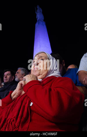 Buenos Aires, Argentinien. 8. Dezember 2016. Hebe de Bonafini während der Madres de Plaza de Mayo´s parade auf der Plaza de Mayo in Buenos Aires, Argentinien-Credit: Néstor J. Beremblum/Alamy Live News Stockfoto