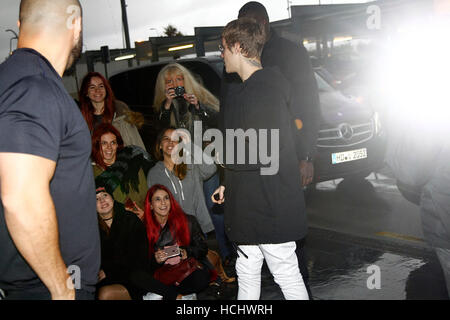 Justin Bieber bei der Ankunft am Flughafen Barcelona, Spanien.  23.11.2016 Stockfoto