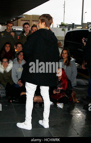 Justin Bieber bei der Ankunft am Flughafen Barcelona, Spanien.  23.11.2016 Stockfoto