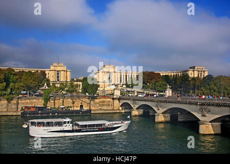 Das Palais de Chaillot, die Gärten des Trocadero, Ufer und Pont d'Iéna, Paris, Frankreich. Stockfoto