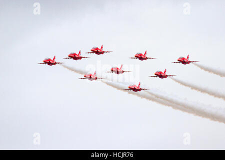 Red Arrows Luftfahrt anzeigen auf Dunsfold Air Show in Surrey England im Jahr 2016 Stockfoto