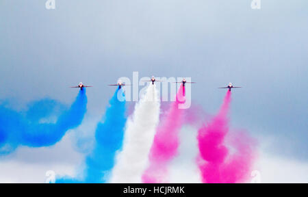 Red Arrows Luftfahrt anzeigen auf Dunsfold Air Show in Surrey England im Jahr 2016 Stockfoto