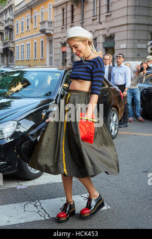 Chiara Ferragni vor Prada Modenschau, Milan Fashion Week Streetstyle am 22. September 2016 in Mailand. Stockfoto