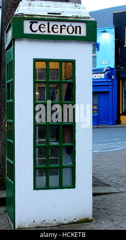 Des irischen berühmten Green Irish Phonebooth Stockfoto