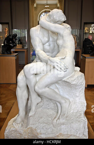 "Des Kuss (Le Baiser) von Auguste Rodin im Rodin-Museum, Saint-Germain, Paris, Frankreich Stockfoto