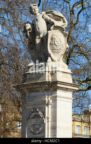 Canada Gate (Maroto Gate) ist Teil des Queen Victoria Memorial Scheme in London. Grüner Park. Statue Stockfoto