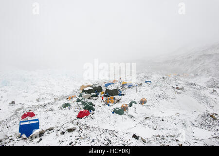 Everest Base Camp am Ende des Khumbu-Gletschers liegt bei 5350m, Khumbu-Region, Nepal Stockfoto