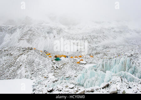 Everest Base Camp am Ende des Khumbu-Gletschers liegt bei 5350m, Khumbu-Region, Nepal Stockfoto