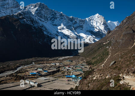 Das kleine Bergdorf und Kloster von Thame im Khumbu (Everest) Region, Nepal Stockfoto