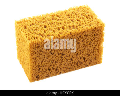 Reinigungsschwamm isoliert auf weißem Hintergrund gelb Stockfoto