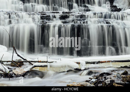 Vasaristi Kaskade Closeup Lahemaa Nationalpark, Estland. Langzeitbelichtung Stockfoto