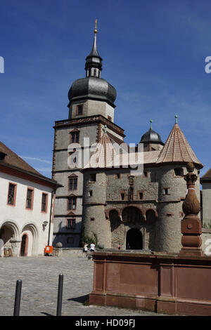 niedrigeren Scherenbergtor und Kiliansturm, Festung Marienberg, Würzburg, Franken, Bayern, Deutschland Stockfoto