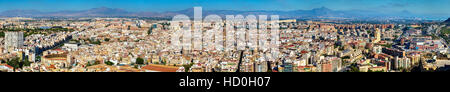 Panorama von Alicante aus Santa Barbara Burg, Spanien Stockfoto