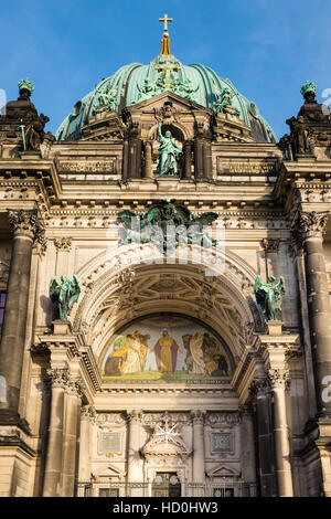 Ansicht der Fassade des Berliner Doms in Deutschland Stockfoto