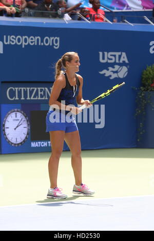 Monica Puig besucht die 2016 Arthur Ashe Kids Day statt an das USTA Billie Jean King National Tennis Center in New York City, New York.  Mitwirkende: Monica Puig Where: New York City, New York, Vereinigte Staaten, wann: 27. August 2016 Stockfoto