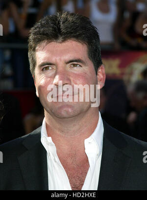 Simon Cowell auf dem roten Teppich bei der 55. Annual Primetime Emmy Awards statt im Shrine Auditorium in Los Angeles am Sonntag, 21. September 2003. Francis Specker Stockfoto