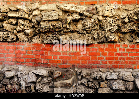 Schöne Textur Kremlmauer in Moskau roten Ziegel und Stein Foto Nahaufnahme Stockfoto