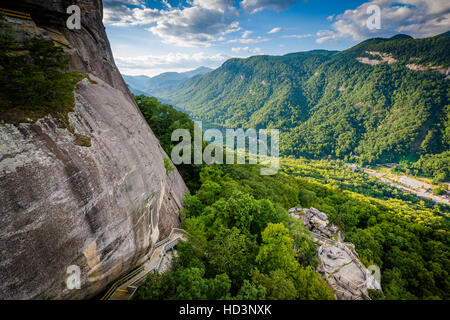 Blick auf Berge von Chimney Rock State Park, North Carolina. Stockfoto