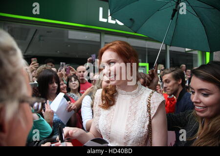 Eleanor Tomlinson das Vorschau-Screening für die zweite Staffel der BBC-Drama "Poldark", gehalten am White River Kino in St Austell, Cornwall besuchen.  Mitwirkende: Eleanor Tomlinson Where: St Austell, Cornwall, Großbritannien wenn: 04 Sep 2016 Stockfoto