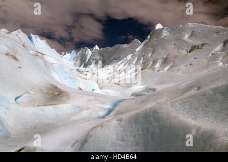 EL CALAFATE, ARG, 06.12.2016: Argentinischen Perito Moreno-Gletscher im Nationalpark Los Glaciares in Südwest Provinz Santa Cruz, Argentinien