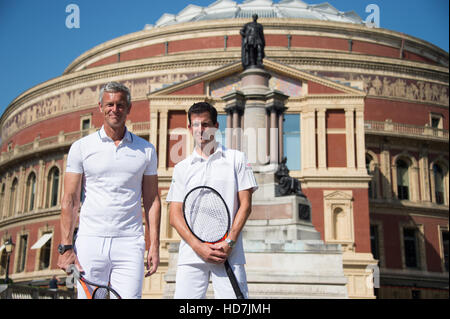 Start der Partnerschaft zwischen Champions Tennis in der Royal Albert Hall und SportsAid mit: Tim Henman, Mark Foster wo: London, Vereinigtes Königreich bei: 14 September 2016 Stockfoto