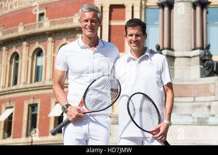 Start der Partnerschaft zwischen Champions Tennis in der Royal Albert Hall und SportsAid mit: Tim Henman, Mark Foster wo: London, Vereinigtes Königreich bei: 14 September 2016 Stockfoto