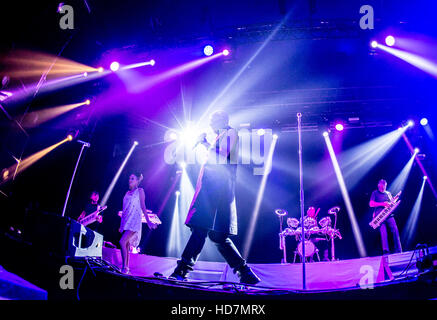 The Human League beim Bestival Featuring: The Human League, Philip Oakey Where: Newport Isle Of Wight, Großbritannien: 11 September 2016 Stockfoto