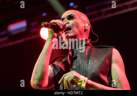 The Human League beim Bestival Featuring: The Human League, Philip Oakey Where: Newport Isle Of Wight, Großbritannien: 11 September 2016 Stockfoto