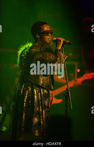 Miami Beach, FL, USA. 9. Dezember 2016. Lauryn Hill führt auf der Bühne im Fillmore Miami Beach am 9. Dezember 2016 in Miami Beach, Florida. © Mpi10/Medien Punch/Alamy Live-Nachrichten Stockfoto
