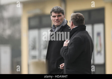 Parma, Italien. 10. Dezember 2016. Fabien Pelous Stade Toulousain Teammanager in der Partie gegen Zebre in EPCR Champions Cup © Massimiliano Carnabuci/Alamy Nachrichten Stockfoto