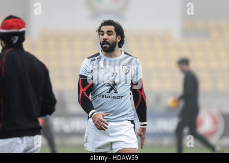 Parma, Italien. 10. Dezember 2016. Yoann Huget Flügel des Stade Toulousain ist bereit für das warm-up in der Partie gegen Zebre in EPCR Champions Cup © Massimiliano Carnabuci/Alamy Nachrichten Stockfoto