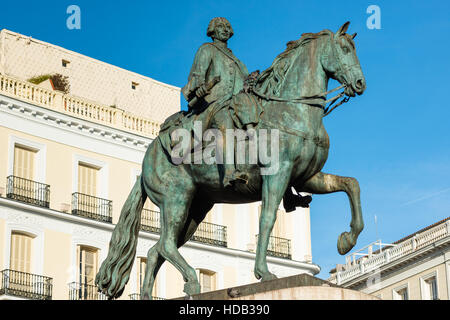 Reiterstatue von Carlos III in der Puerta del Sol, Madrid, Spanien Stockfoto