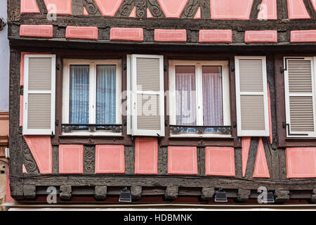 Alte traditionelle bunte Fachwerkhäuser in der Stadt Colmar, Elsass, Frankreich Stockfoto