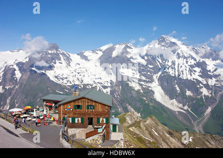 Edelweisshut auf Mt Edelweiss-Spitze, Grossglockner Mountain-Hochalpenstraße, Nationalpark Hohe Tauern, Salzburg, Österreich Stockfoto