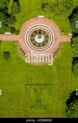 Luftaufnahme, Rasen mit Tengelmann Logo T, Hauptsitz, Mülheim an der Ruhr, Ruhrgebiet, Nordrhein-Westfalen Stockfoto