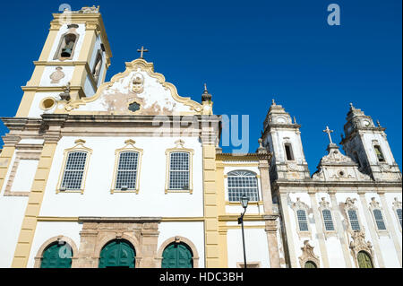 Verwitterte neoklassischen koloniale Fassade des Ordem Terceira Carmo Kirche in Pelourinho historischen Zentrum von Salvador, Brasilien Stockfoto