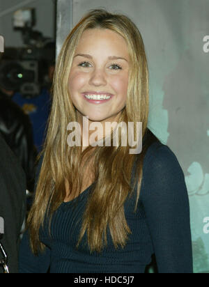 Schauspielerin Amanda Bynes bei der Weltpremiere des Films Matrix Revolutions in der Disney Concert Hall in Los Angeles am Montag, 27. Oktober 2003.   Bildnachweis: Francis Specker Stockfoto