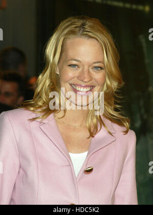 Schauspielerin Jeri Ryan bei der Weltpremiere des Films Matrix Revolutions in der Disney Concert Hall in Los Angeles am Montag, 27. Oktober 2003.   Bildnachweis: Francis Specker Stockfoto