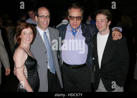 Von links, Donna Powers, Matt, Blank, Peter Bogdanovich, und Wayne Befugnisse an das Screening der nicht in der richtigen Reihenfolge am 27. Mai 2003 in Los Angeles, CA. Foto von Francis Specker Stockfoto