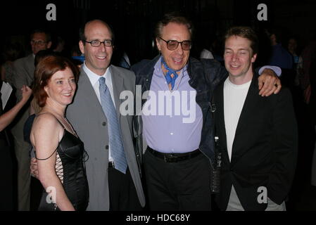 Von links, Donna Powers, Matt, Blank, Peter Bogdanovich, und Wayne Befugnisse an das Screening der nicht in der richtigen Reihenfolge am 27. Mai 2003 in Los Angeles, CA. Foto von Francis Specker Stockfoto