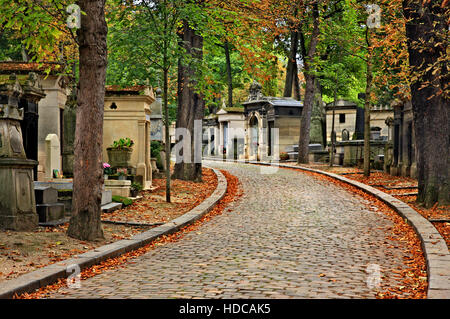 Wandern rund um den Père Lachaise Friedhof, der größte und bekannteste"Friedhof von Paris, Frankreich. Stockfoto