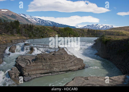 Paine Kaskade auf den Rio Paine im Torres del Paine. Stockfoto