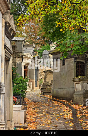 Wandern rund um den Père Lachaise Friedhof, der größte und bekannteste"Friedhof von Paris, Frankreich. Stockfoto