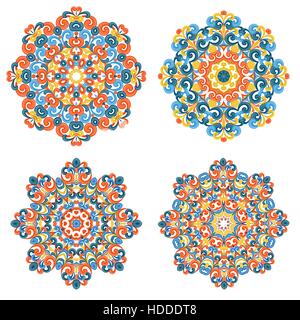 Bunte Mandalas im orientalischen Stil. Satz von Runde Ethno-Mustern isoliert auf weißem Hintergrund. Traditionelle Spitzen Verzierungen. Arabische, asiatische, islamische, in Stock Vektor