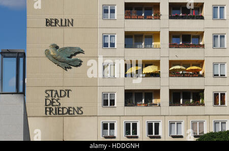 Plattenbau, Spreeufer, Nikolaiviertel, Mitte, Berlin, Deutschland Stockfoto