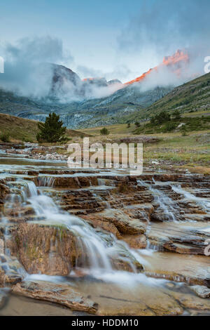 Herbstnachmittag in Aisa Tal, Huesca, Aragon, Spanien. Pyrenäen. Stockfoto