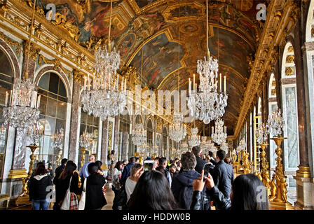 Die "Hall of Mirrors" in den Palast von Versailles, Frankreich. Stockfoto